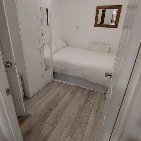 Double En-Suite Room Available In 3 Bed Apt Londres Exterior foto
